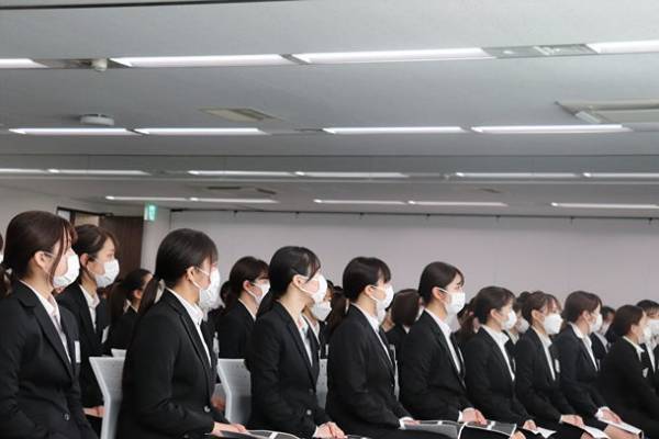 脱毛サロンSTLASSH　2022年度入社式を開催！