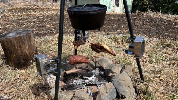 設置が簡単な手のひらサイズの回転バーベキュー串「ローリングー！」がMakuakeにて2022年4月13日より登場