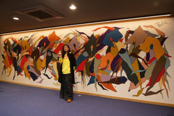 多久インキュベーションセンター開所お披露目イベントを開催画家・現代アーティスト 冨永ボンド氏 初となる屋内ウォールアート解禁天山多久温泉TAQUA に初となる、アートも楽しめるオフィスが開所