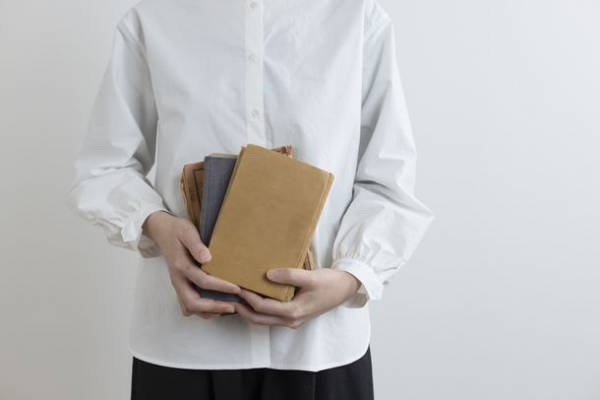 小さなカフェの店主がプロデュースし立ち上げた新アパレルブランド「日々に寄り添うhibi no Fuku(ヒビノフク)」「はたらくこと」×「ファッション」を融合　2022年4月23日(土)販売開始