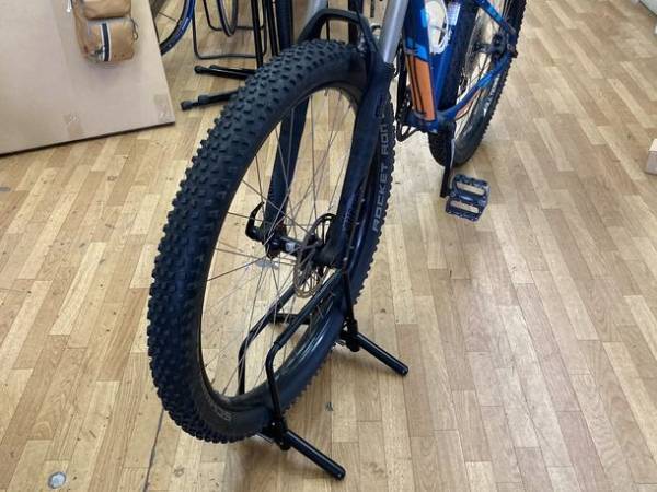 自転車用新商品「Bikeguy 置くだけスタンドPONTO(ポント)」発売のお知らせ