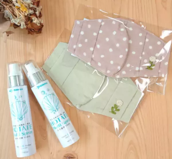 インスタグラムで人気、ハンドメイドマスクカバーと天然素材100％除菌消臭スプレーのギフトセットいよいよ発売開始　～手刺繍の可愛らしさは母の日のプレゼントにピッタリ～