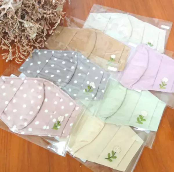 インスタグラムで人気、ハンドメイドマスクカバーと天然素材100％除菌消臭スプレーのギフトセットいよいよ発売開始　～手刺繍の可愛らしさは母の日のプレゼントにピッタリ～