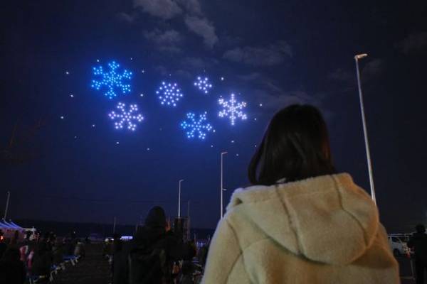 日本初、NFTアートをふるさと納税返礼品に！北海道・上士幌町のカミシホロホテルが「クリスマスドローンショー2021 in上士幌」の当日記録映像を出品