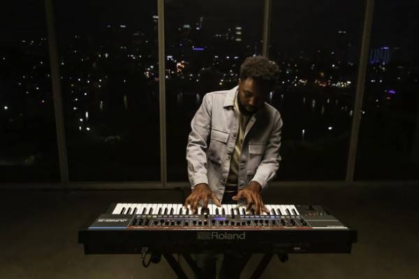 歴史的なシンセサイザー「JUNO」が現代の技術で生まれ変わって登場　