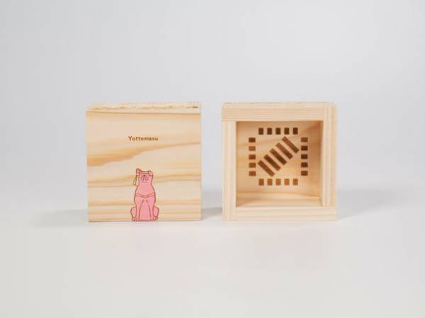 秋田の地酒で酔ってマス！？渋谷と秋田をつなぐハチがデザインされた日本酒と枡の発売決定