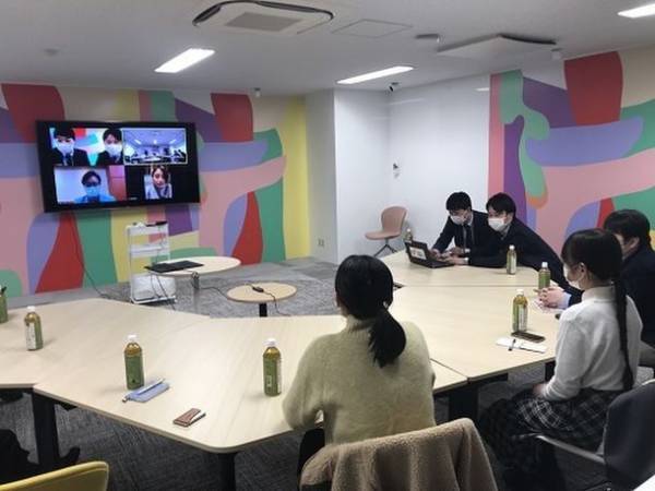 ベルク×戸田市×日本薬科大学が共同開発　女子ボートレーサー監修「薬膳カレー」販売開始