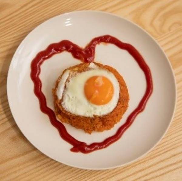 Qoo10×シネマカフェが特集「ドラマ観ながら、なに食べよ？」をOPEN　第1回は「一発逆転ごはん」！ゲストはミチさん・よしあきさん！