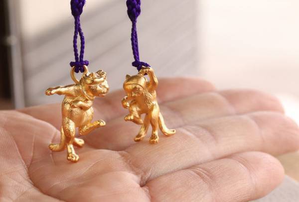 浮世絵師・歌川国芳による妖怪“猫又”モチーフのアクセサリー！シルバーとK18の立体オブジェをMakuakeにて販売開始