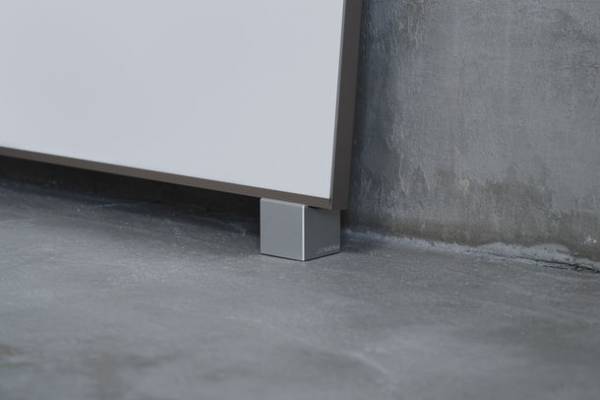 今まで無かった！額縁専用台座「FOOT(フット)」2022年6月13日より発売！