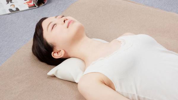 次世代型・新感覚のスマホ首対策【超高反発ゲルピロー】　Makuake(マクアケ)にて5/16先行販売開始！