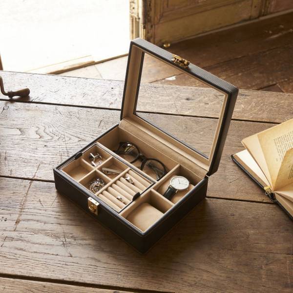 父の日にぴったり！ギフト向け「名入れ」サービスを開始！レーザー彫刻機で皮革・木材・アクリルなど様々なものに刻印可能