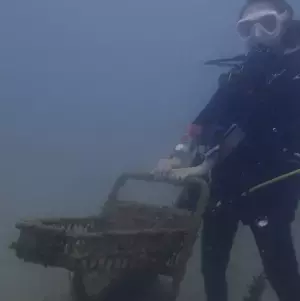 「水中ゴミ拾い」を新しい遊び体験に！5月30日(ごみゼロの日)に水中ゴミ拾い専門のダイビングショップを沖縄でスタート