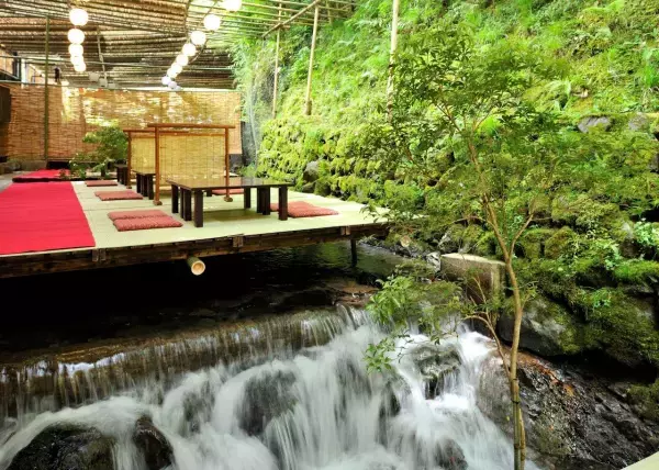 ～ 貴船料理旅館街で昼食の饗宴 ～「貴船〈川床〉昼食きっぷ」を発売します