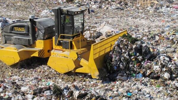 フジテックス、廃棄物埋立コンパクターメーカーTANA社との国内総代理店契約を締結