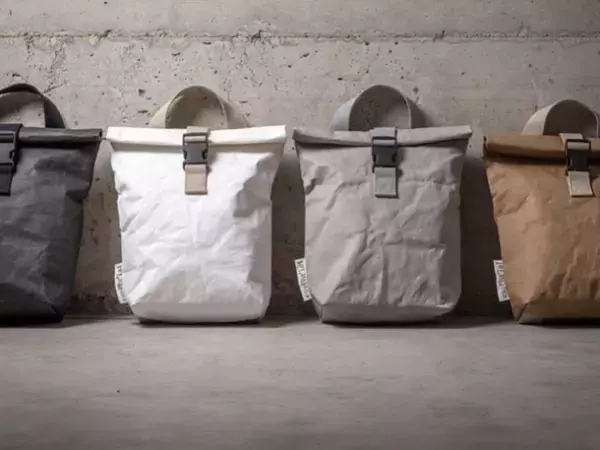 紙なのに洗える。FSC認証再生パルプ使用、イタリア製ロールトップタイプバッグのクラウドファンディングを5月26日より開始