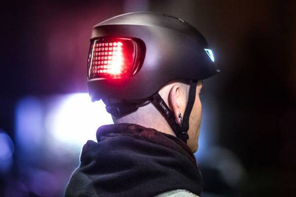暗い夜道でも安全でストレスフリー、LEDライトを搭載した自転車用ヘルメット　LUMOS Ultraの人気カラー「Deep Blue Mix」を5月31日再入荷
