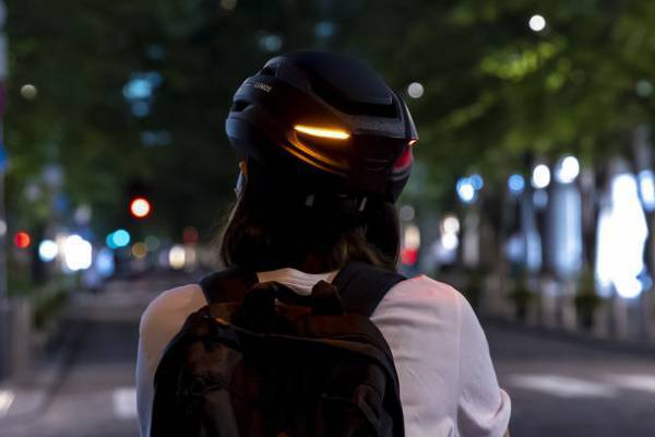 暗い夜道でも安全でストレスフリー、LEDライトを搭載した自転車用ヘルメット　LUMOS Ultraの人気カラー「Deep Blue Mix」を5月31日再入荷