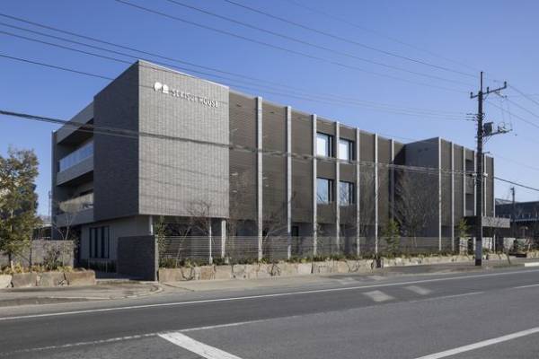 積水ハウス、事業活動におけるCO2排出量の削減目標を75％に上方修正　達成に向けて業務用車両の100％電動化や当社事業拠点のZEB化を推進