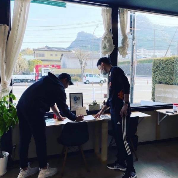 西九州新幹線の開業記念アパレルが2022年5月29日より登場　武雄温泉物産館×クロスオーバー武雄ブランド