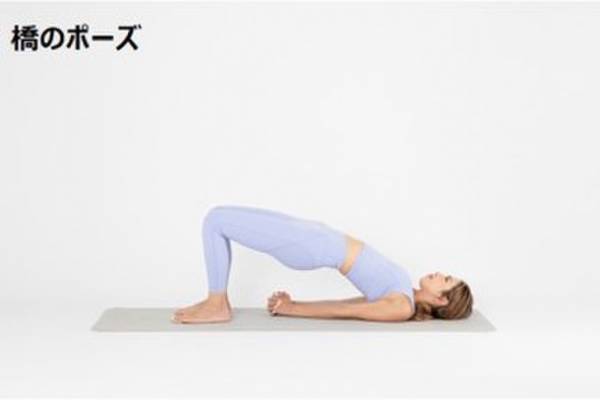 ＜Qoo10 メガ割特別企画＞ヨガインストラクター 来夏さんに聞く　1week 曜日別ヨガポーズ＆おすすめアイテム！「火曜日：集中力を高めたいときのヨガ編」