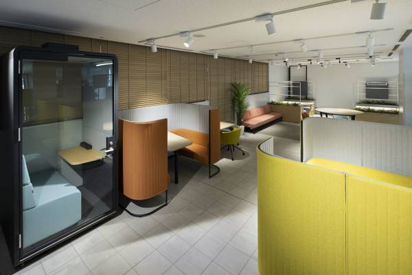 明治大学 地域産学連携研究センター「コワーキングスペース」を開設