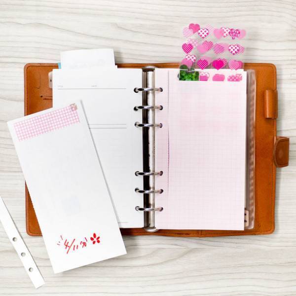 書くだけでなく“入れる・渡せる”システム手帳のリフィル「ポケット付き手帳リフィル」が登場！