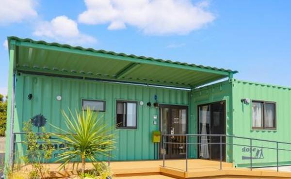 memorytree保育園、仕事終わりにそのままお出かけできるおしゃれな保育士の制服を導入開始！