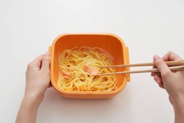 シリーズ累計販売206万個超え！6種類の加熱調理ができる、岩谷マテリアルの《グルラボ》に夏の食卓に映える新色「オレンジ」が「お試し価格」で新登場！