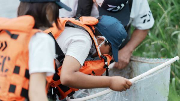 ～未来を支える子どもたちへ～身近な河川で学ぶ楽しい自然環境校外学習
