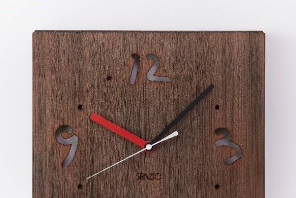 部品塗装を専門とする町工場の塗装職人が仕上げる　プレゼントに特化した掛時計・置時計を新発売