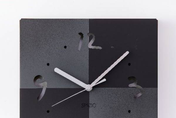 部品塗装を専門とする町工場の塗装職人が仕上げる　プレゼントに特化した掛時計・置時計を新発売