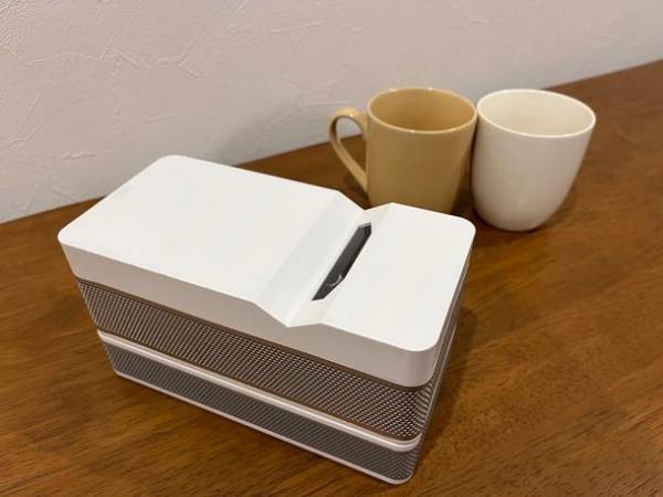 壁から45cmの距離で100インチの大画面投影！消費電力は85インチテレビの約17％　地球にも暮らしにもやさしいプロジェクター「VE.Croce」がMakuakeプロジェクトにて目標金額の700％を突破