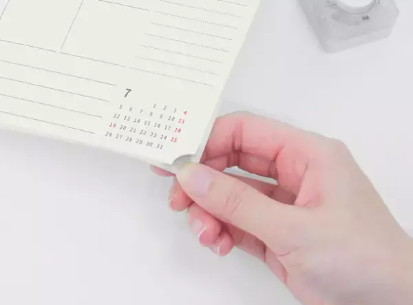 目的のページに1秒スキップ！ノートや手帳のインデックス作成にも便利な見出しが作れるパンチ『ツメカケ』を6月中旬に発売