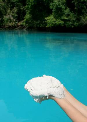 “珊瑚の白泥美容”(パラオホワイトクレイ)　徹底した頭皮ケアで美髪・ツヤ髪へ導くヘアケアが登場！「LAVIEWL／ラビュール」からシャンプー＆トリートメントが2022年6月17日(金)発売