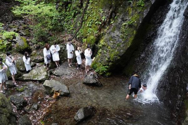 滝行で有名な東京都檜原村の天光寺が、LINEアカウントを友だち追加してくれた方全員に滝行の割引クーポン配布開始