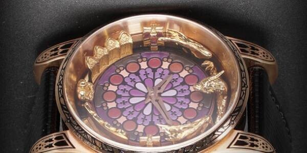 有名な絵画「聖ゲオルギウスと竜」の腕時計、「Makuake」にて7月30日まで予約販売を開催