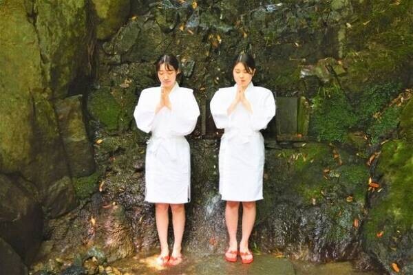 この夏は滝行し修行体験をして姫路市・光明寺で身も心も清め