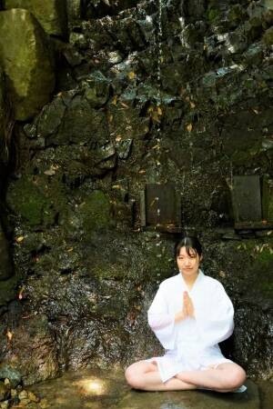 この夏は滝行し修行体験をして姫路市・光明寺で身も心も清め