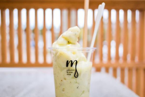 ふわっととろけるような食感、果実をたっぷり使ったスムージーショップ「mellow」(兵庫県香美町)に新作多数登場！