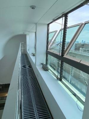 建物のエネルギー消費量を52%削減和泉ラーニングスクエアがZEB Ready認証を取得