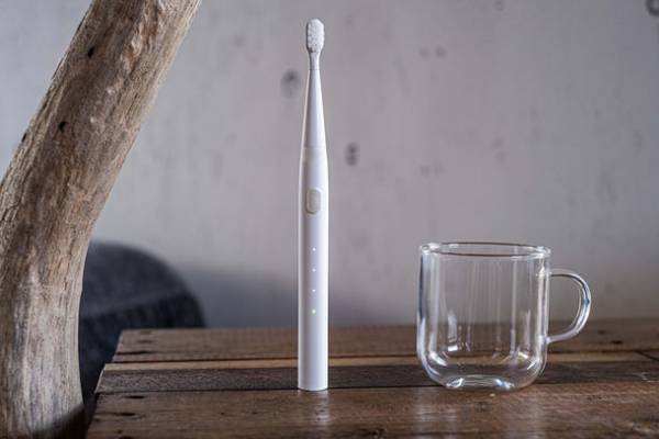 既存の60％も軽量化、IPX8仕様、3時間充電で30日間使える電動歯ブラシ「MINIMAL SONIC／ミニマルソニック」クラウドファンディング目標金額100％超え達成！