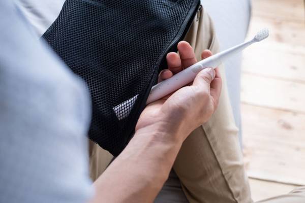 既存の60％も軽量化、IPX8仕様、3時間充電で30日間使える電動歯ブラシ「MINIMAL SONIC／ミニマルソニック」クラウドファンディング目標金額100％超え達成！