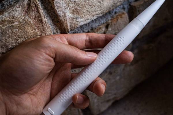 既存の60％も軽量化、IPX8仕様、3時間充電で30日間使える電動歯ブラシ「MINIMAL SONIC／ミニマルソニック」クラウドファンディング目標金額100％超え達成！