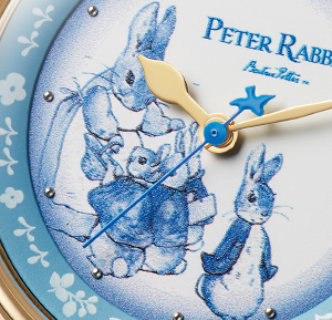 『ピーターラビットのおはなし』絵本出版120周年記念。ピーターラビット(TM)＜しあわせの時間＞ポーセリン調仕上げの高級ウオッチ新発売！