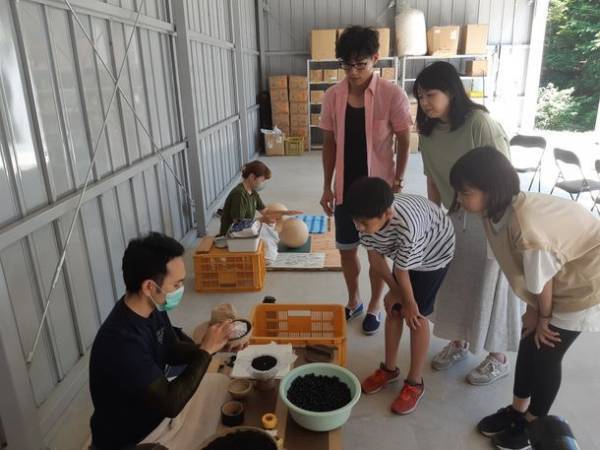 山梨県身延町の「下部ホテル」と市川三郷町の花火メーカー「マルゴー」がプライベート花火打上げプランを今年も販売開始