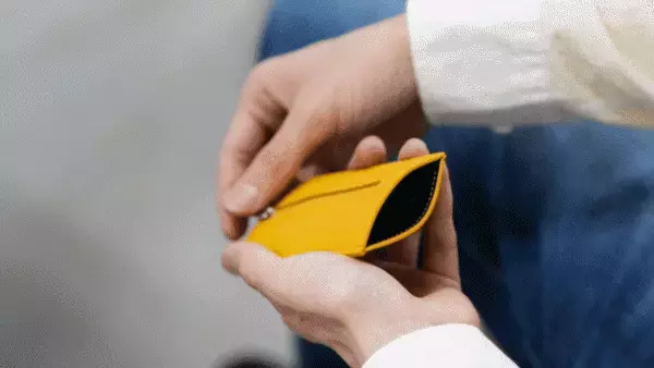 スライドZIPで鍵が飛び出す「スマイルキーケース」を、2022年6月21日よりMakuakeにて先行予約スタート