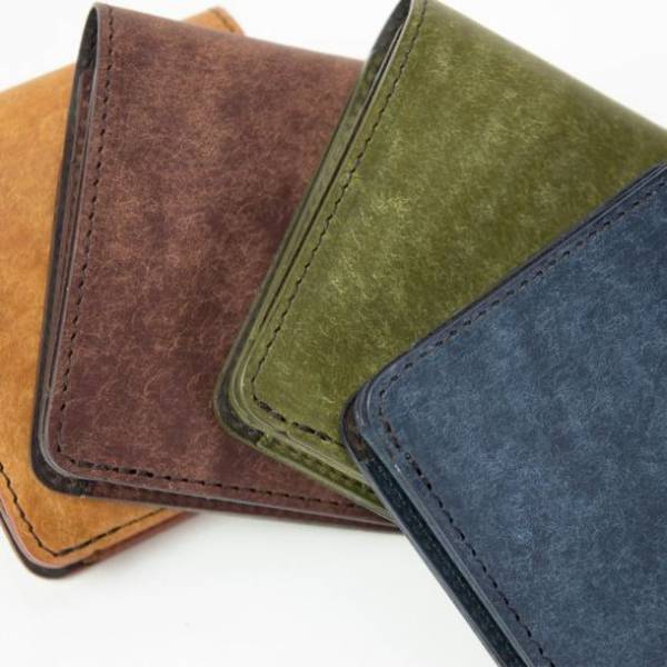 天然木×プエブロレザーの小型財布「プエブロ イクイップウォレット」販売を開始しました