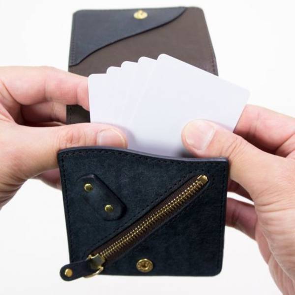 天然木×プエブロレザーの小型財布「プエブロ イクイップウォレット」販売を開始しました