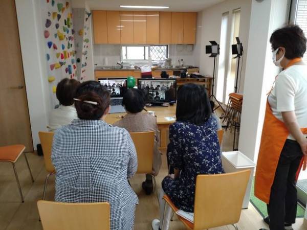 島田市内の健康サポート薬局連携によりオンライン認知症カフェを地域活動の一環として健康サポート薬局3件が共同で開催